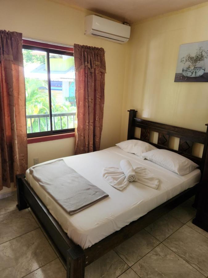 Family Hotel Puerto Viejo de Talamanca Eksteriør bilde