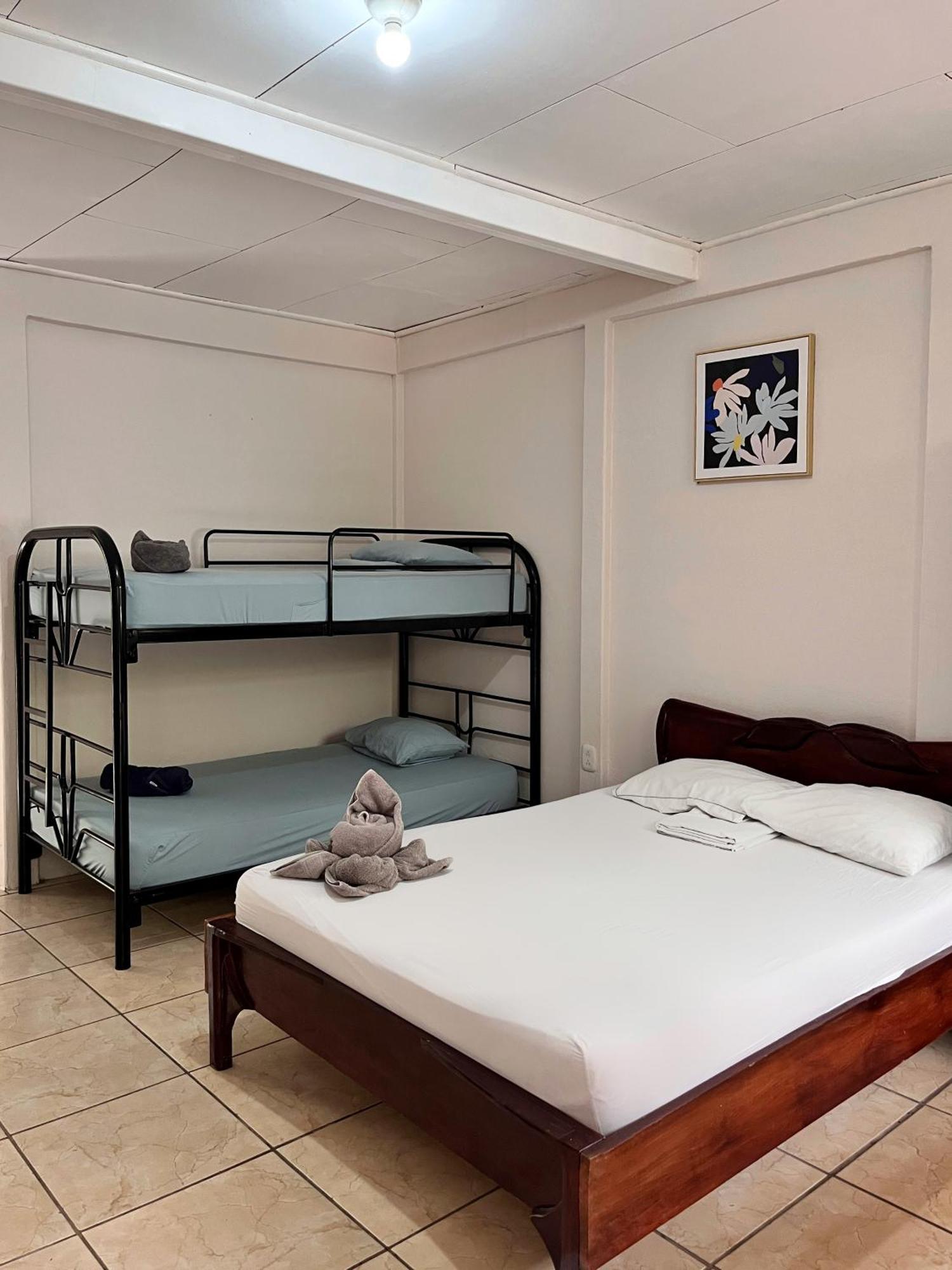Family Hotel Puerto Viejo de Talamanca Eksteriør bilde