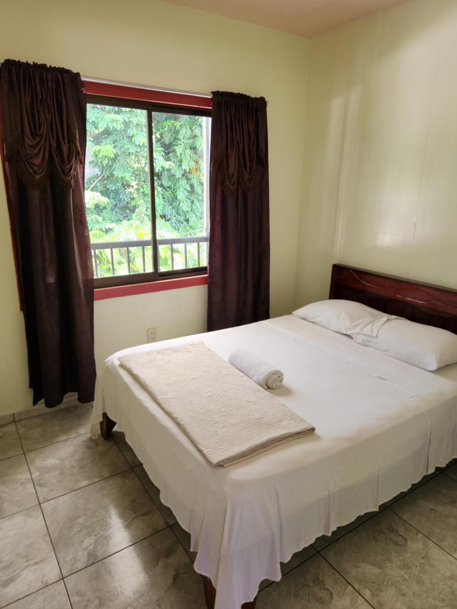 Family Hotel Puerto Viejo de Talamanca Eksteriør bilde